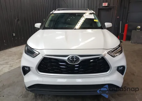 2021 Toyota Highlander Xle z USA, uszkodzony, nr VIN 5TDHZRBH9MS078313